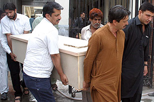 Pakistan attack funerals