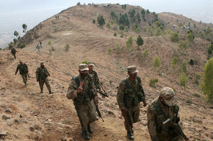 Pakistani soldiers in training