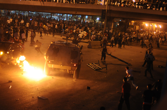 Copts clash with security forces in Cairo protest (2)