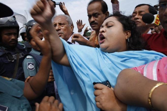 Rally in front of Bangladesh parliament building