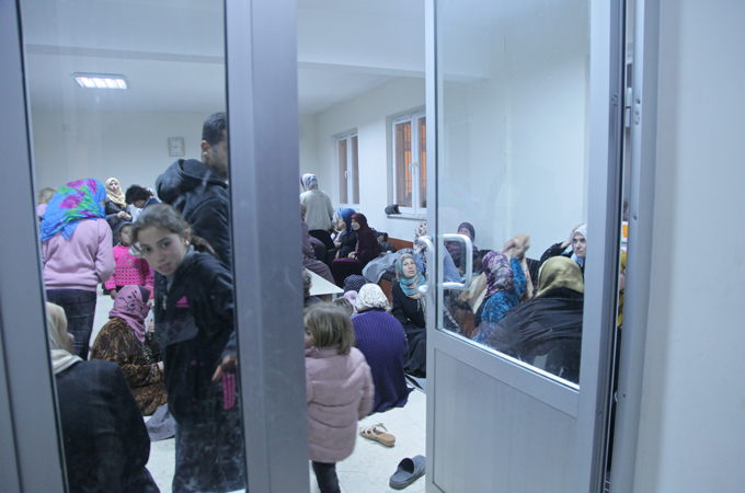 Syrian who fled Jarabulus found refuge across the border in Karkamis, Turkey [Isabel Hunter/Al Jazeera]