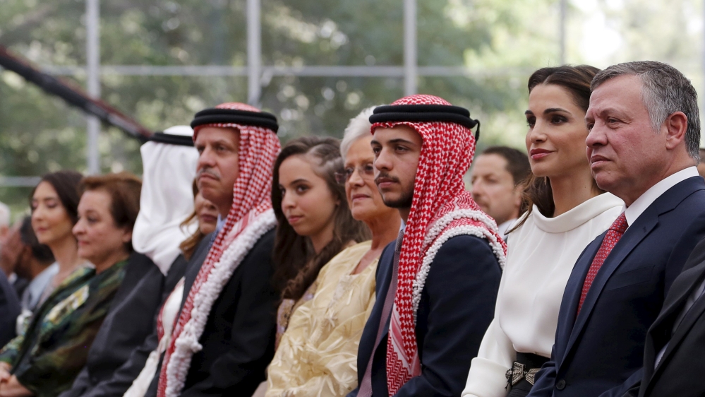 Jordan''s King Abdullah (2nd R), his wife Queen Rania (3nd R), and Crown Prince Hussein in Amman