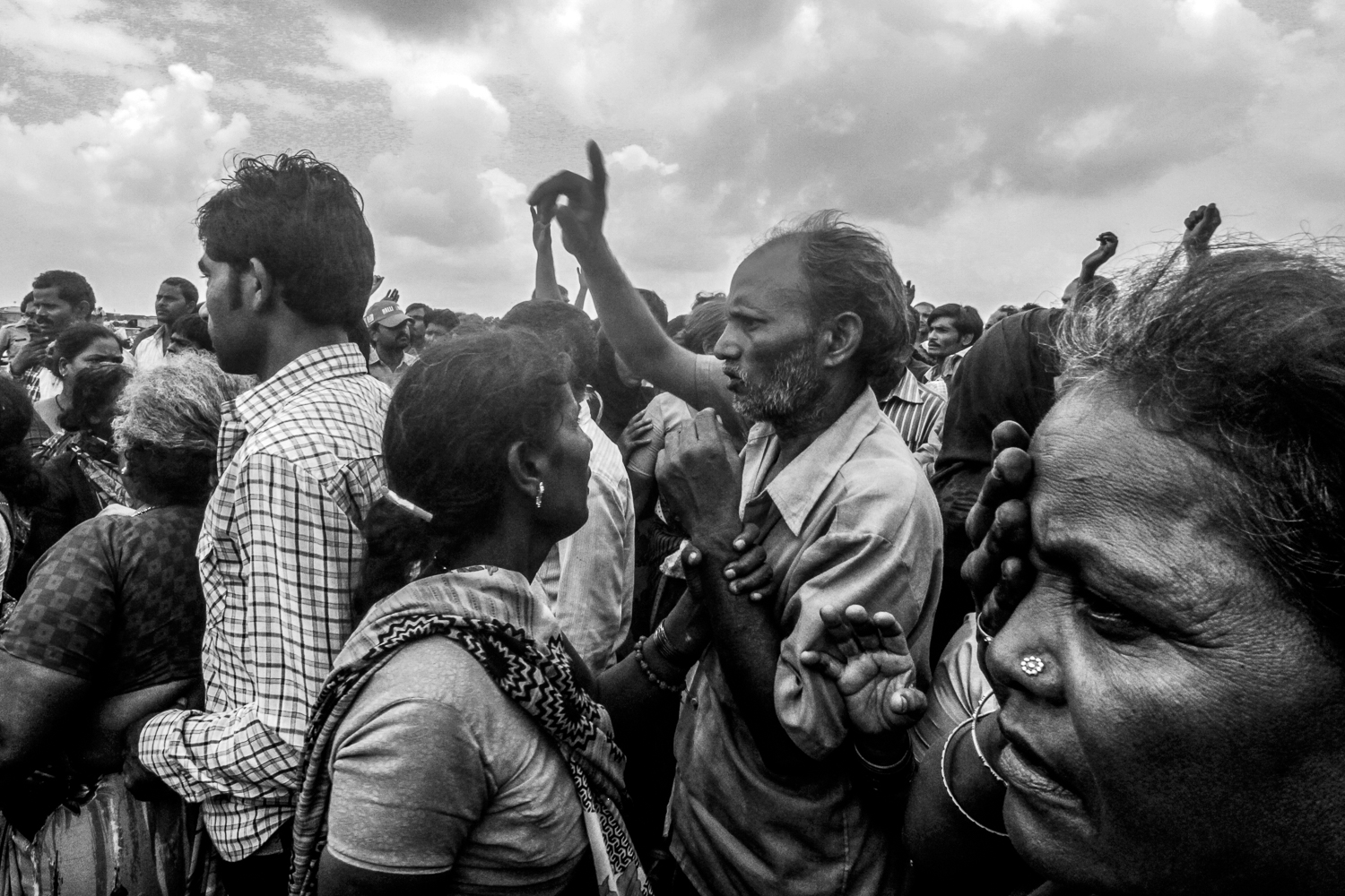 Police Violence in Mumbai Against Social Housing Activists/ DO NOT USE/RESTRICTED