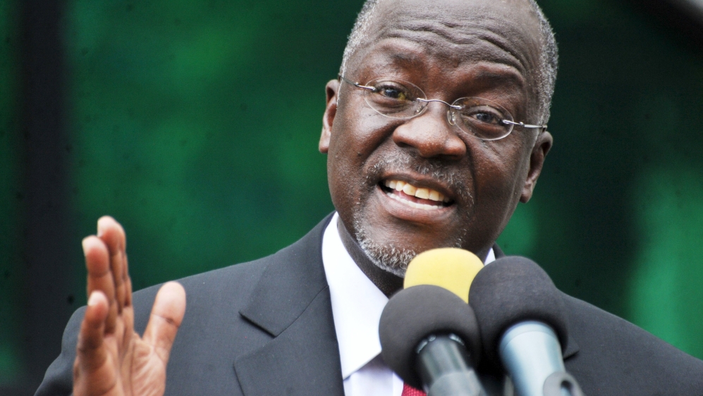 Tanzania''s President elect Magufuli addresses members of the ruling CCM at the party''s sub-head office on Lumumba road in Dar es Salaam