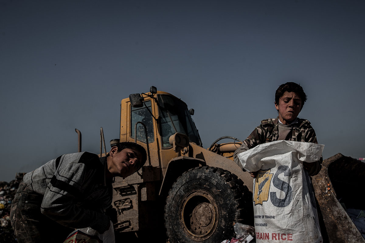 Please Do Not Use/ Iraqi children end up working in a landfill