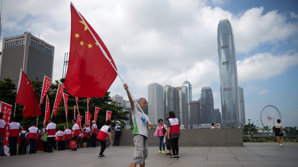 Pro-Independence Legislators attempt to take the oath of office