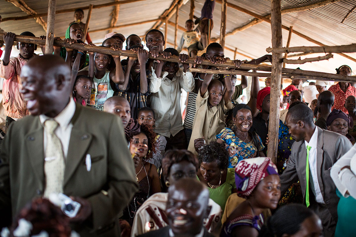 Congolese mass marriage / Please Do Not Use