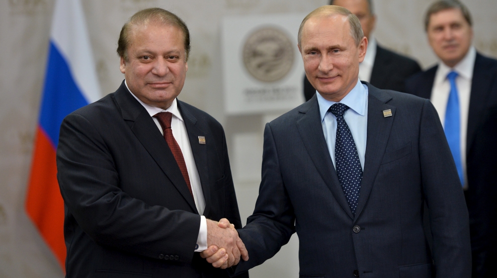 Russia''s President Putin shakes hands with Pakistan''s Prime Minister Sharif during the Shanghai Cooperation Organization (SCO) summit in Ufa