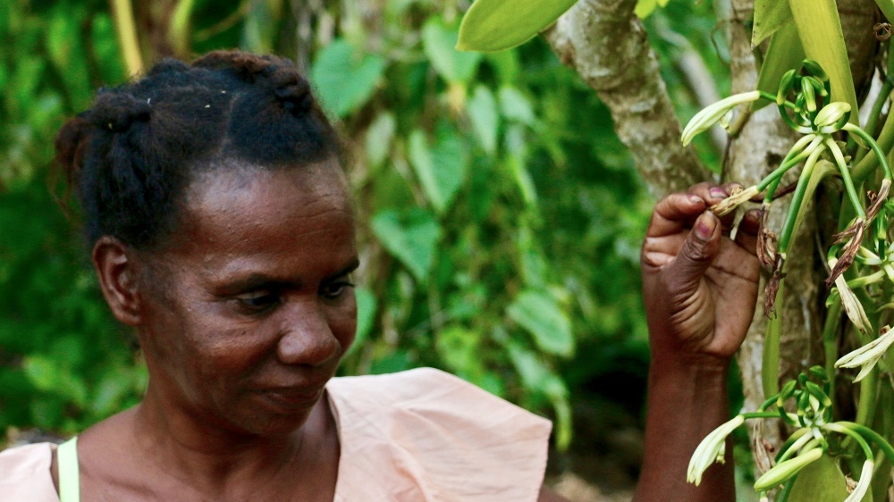 Soa Marie hopes her children will have a life far away from the vanilla fields. She says it is a bad life, but that they have no way of escaping it [Peter Lind/Danwatch]