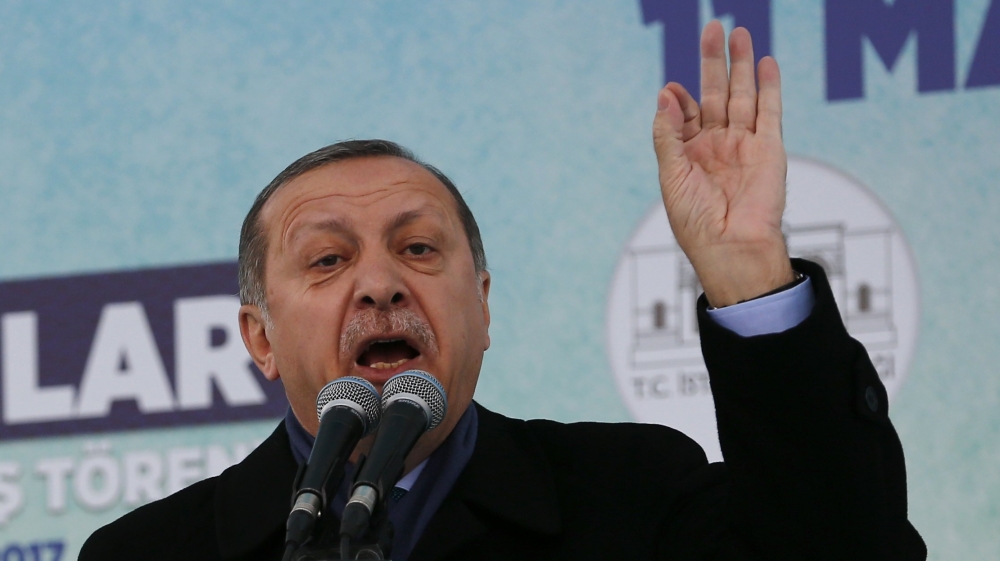 Turkey to hold constitutional referendum