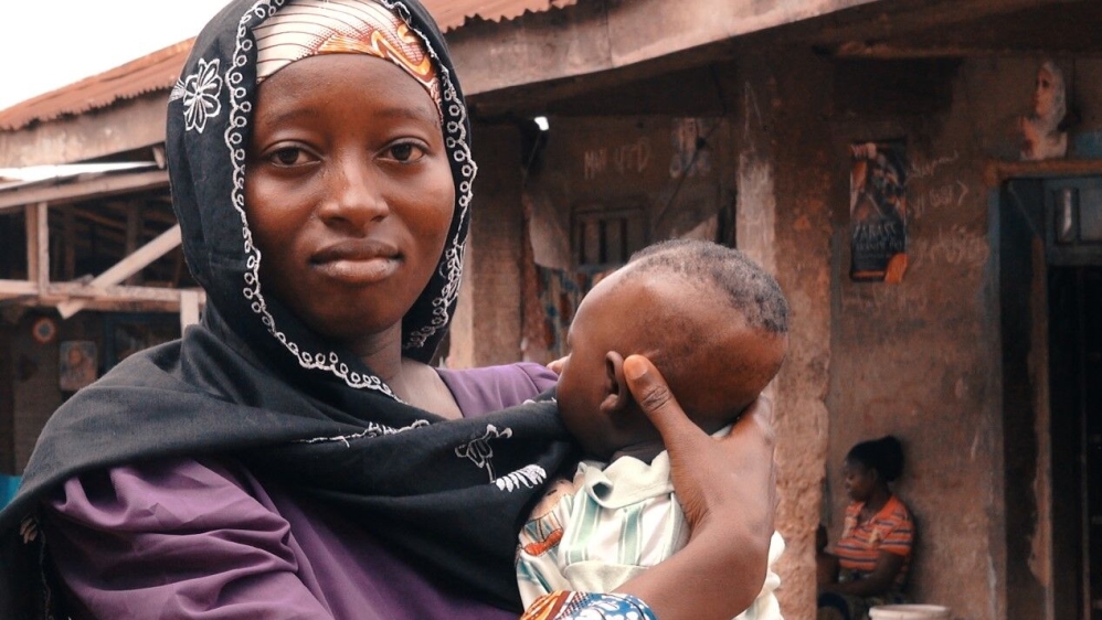 mothers child birth