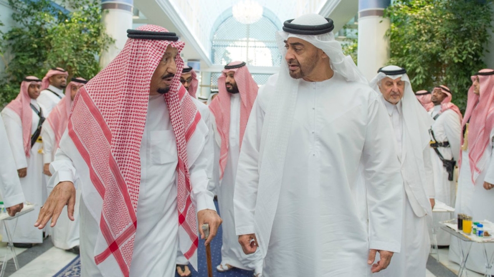 Saudi Arabia''s King Salman bin Abdulaziz Al Saud chats with Abu Dhabi Crown Prince Sheikh Mohammed bin Zayed al-Nahyan in Jeddah