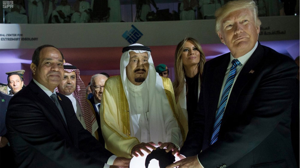 Left to right, Egyptian President Abdel Fattah el-Sisi, Saudi King Salman, US First Lady Melania Trump and President Donald Trump, at the new Global Center for Combating Extremist Ideology, in Riyadh on May 21, 2017 [Saudi Press Agency via AP]