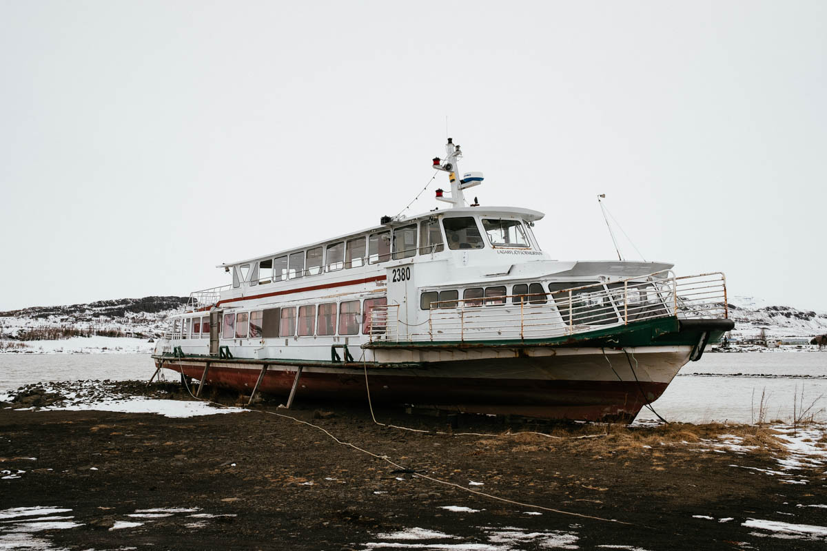 The turbidity of the 25 km long lake, once a fishermen''s paradise, has increased considerably and caused an irreversible impact on the lake''s exceptional ecosystem: dams and hydroelectric power statio
