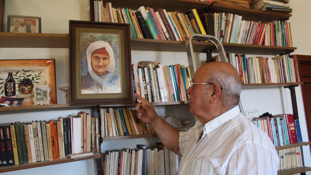 Abdel-Majeed Hamdan's mother, Zubaida, was shot along with her husband and 21 people as they tried to cross the border to reach their families in Palestine [Shatha Hammad/Al Jazeera]