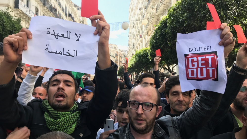 Members of Mouwatana and dozens of protesters gathered in central Algiers [Hamdi Baala/Al Jazeera]