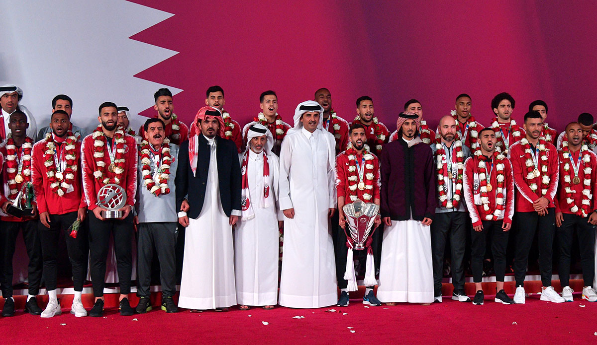 The Emir of Qatar, Sheikh Tamim bin Hamad Al Thani (C) welcomes the Qatari national soccer team arriving from UAE at Doha International airport in Doha, Qatar, 02 February 2019. Qatar won the AFC for