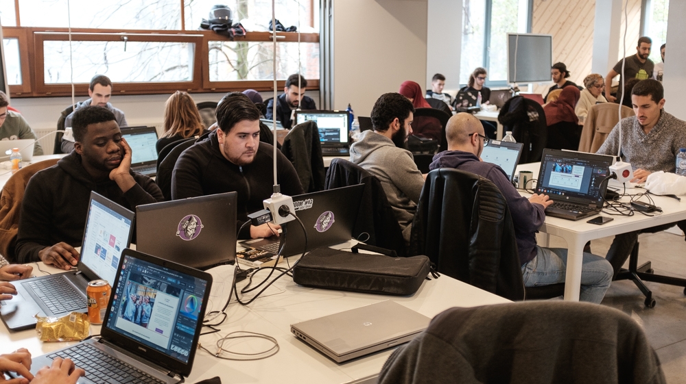 Students study coding and computer programming at MolenGeek
