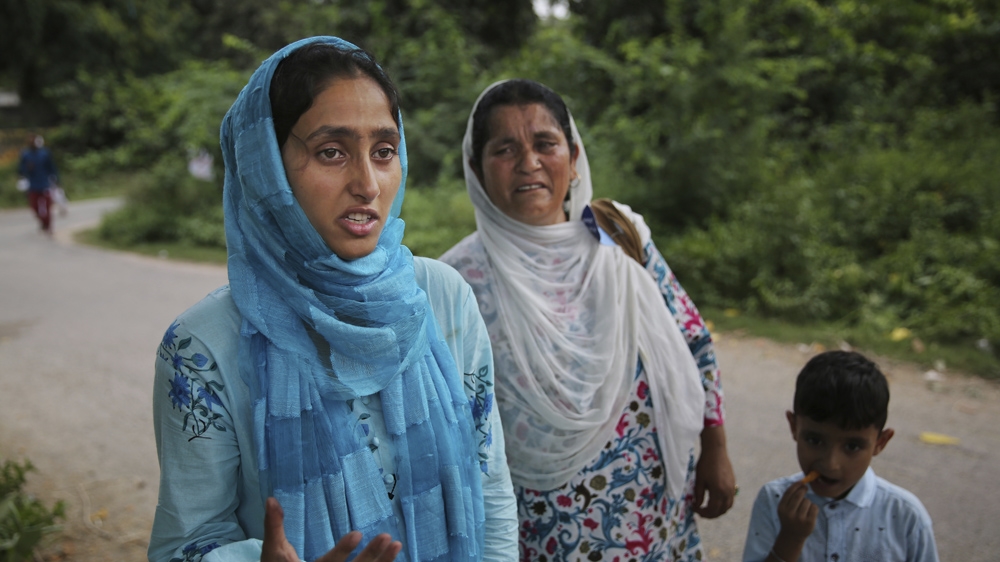 Maryam Rasool, wife of Kashmiri prisoner Aamir Parviaz Rather who is lodged in Agra Central Jail, with her mother-in-law