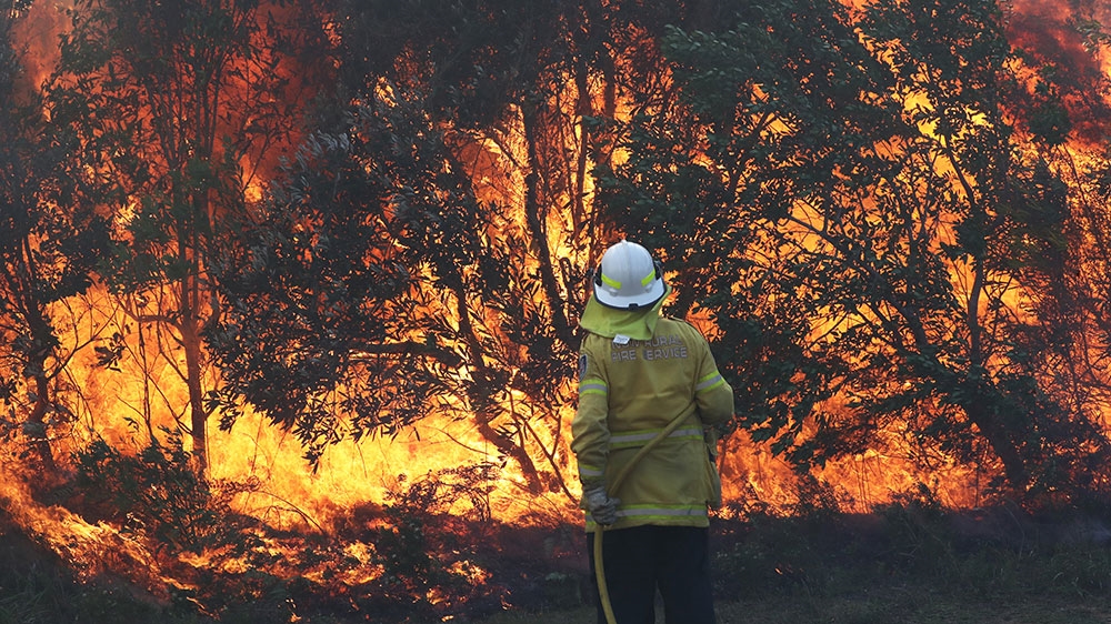 Bushfires continue to burn across eastern Australia