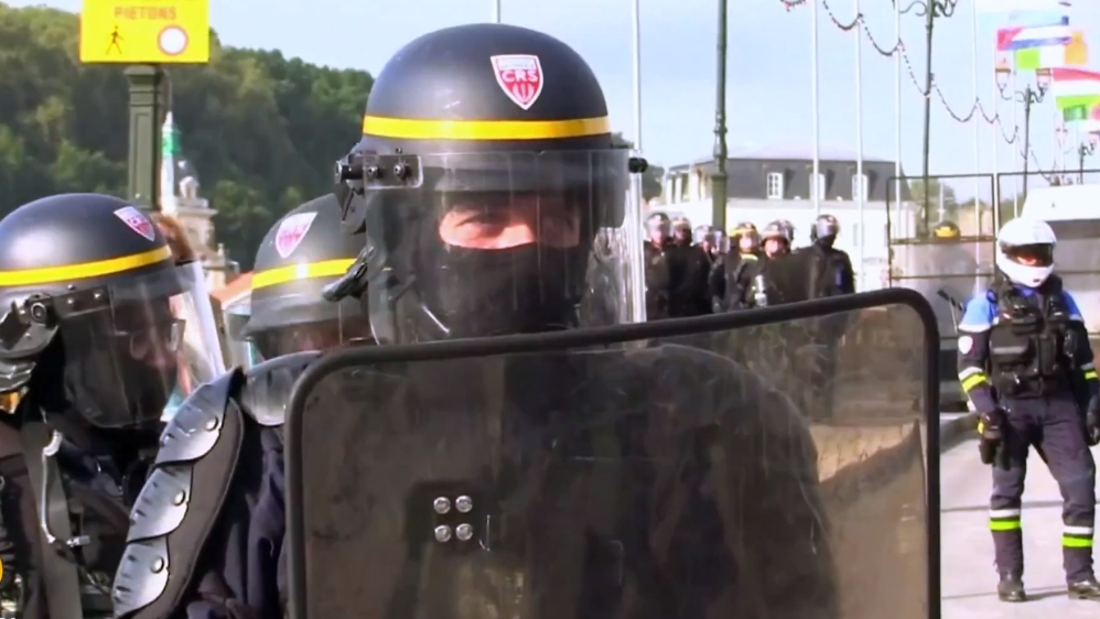 People and power - Police on Trial - France
