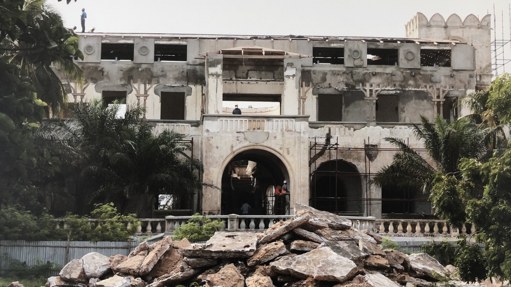 The palace before its renovation [Photo courtesy of Segond-Guyon Archipat]
