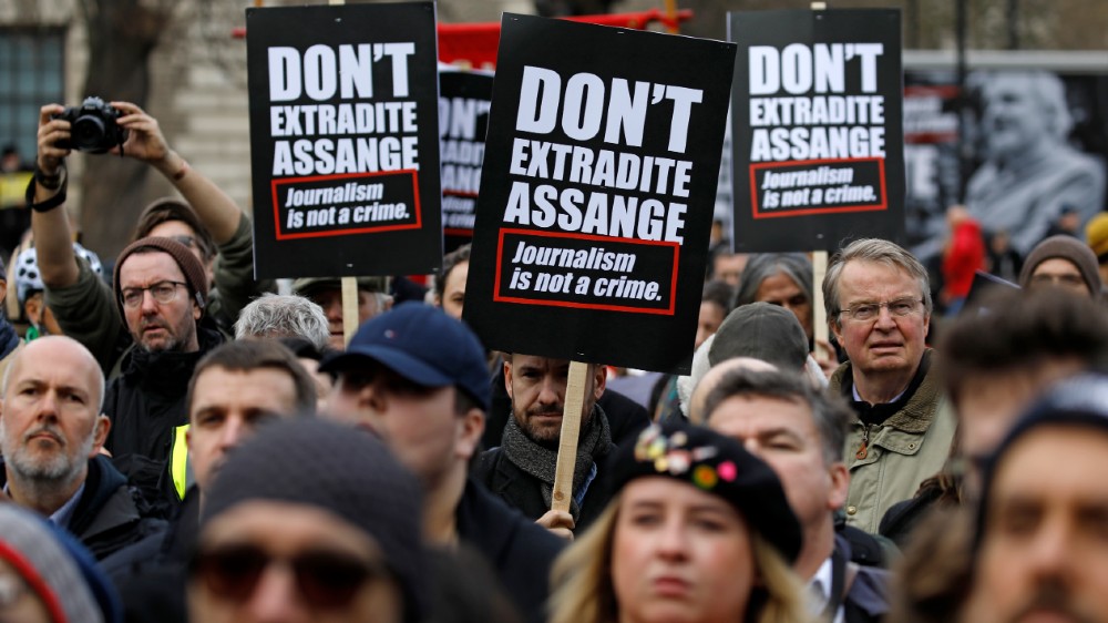 The United States has been demanding extradition of the 48-year-old Julian Assange for years because of the publication of secret documents and violations of the anti-espionage law