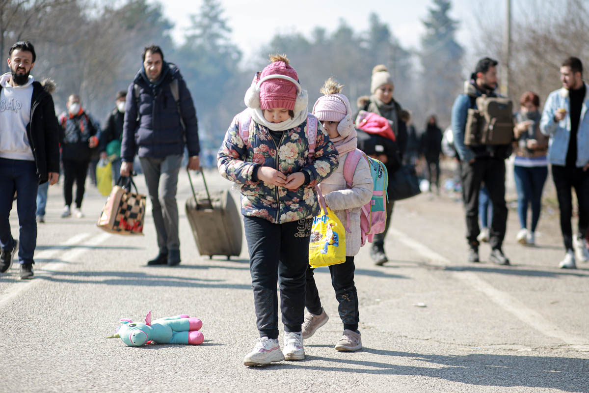 Refugees head to Greece as Turkey opens gates [Hosam Salem/Al Jazeera]