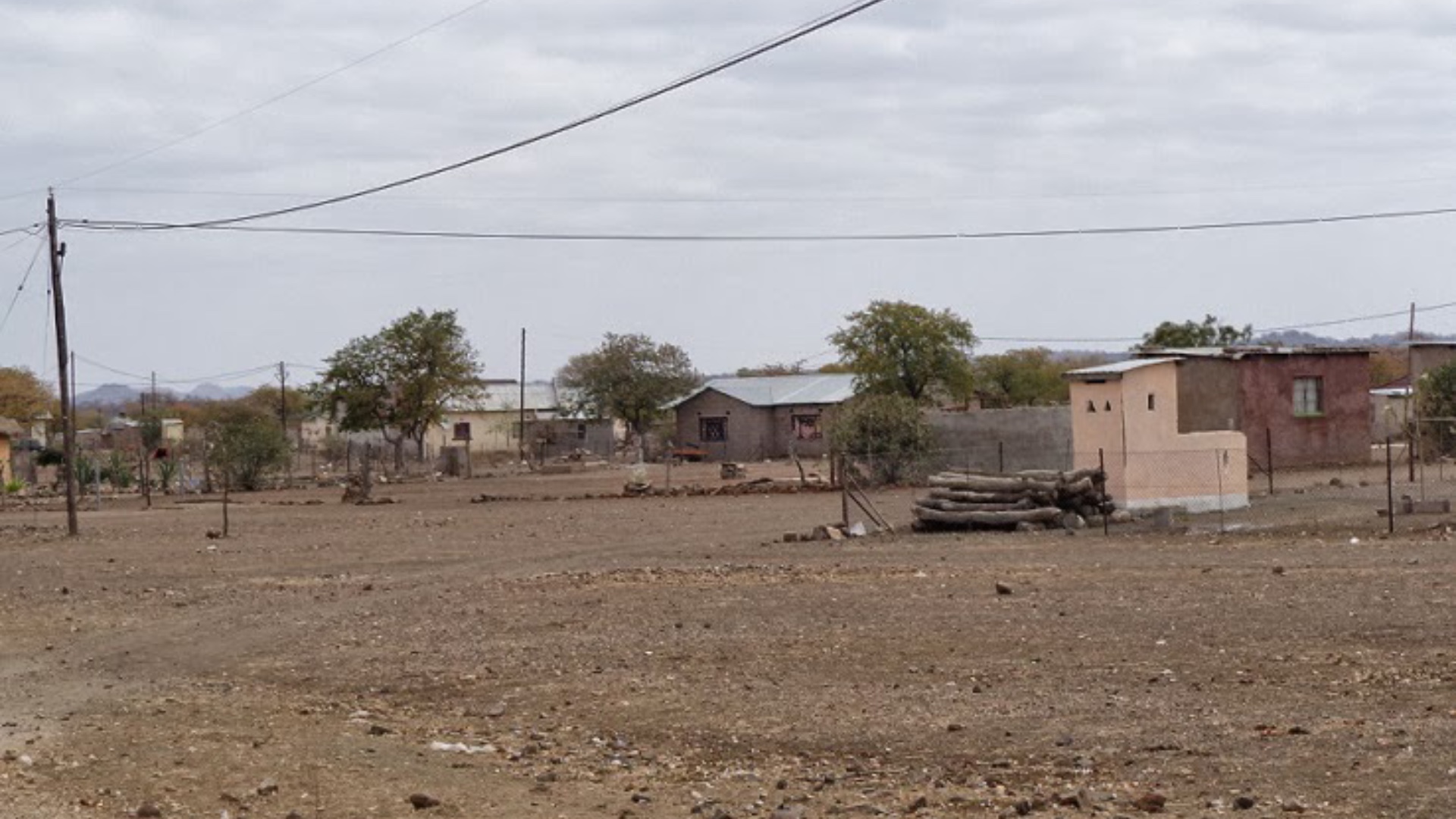 Homesteads in the village of Gobojango
