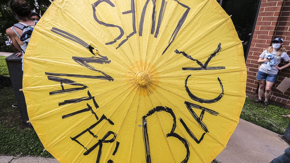 The problem of performative activism/John Metta