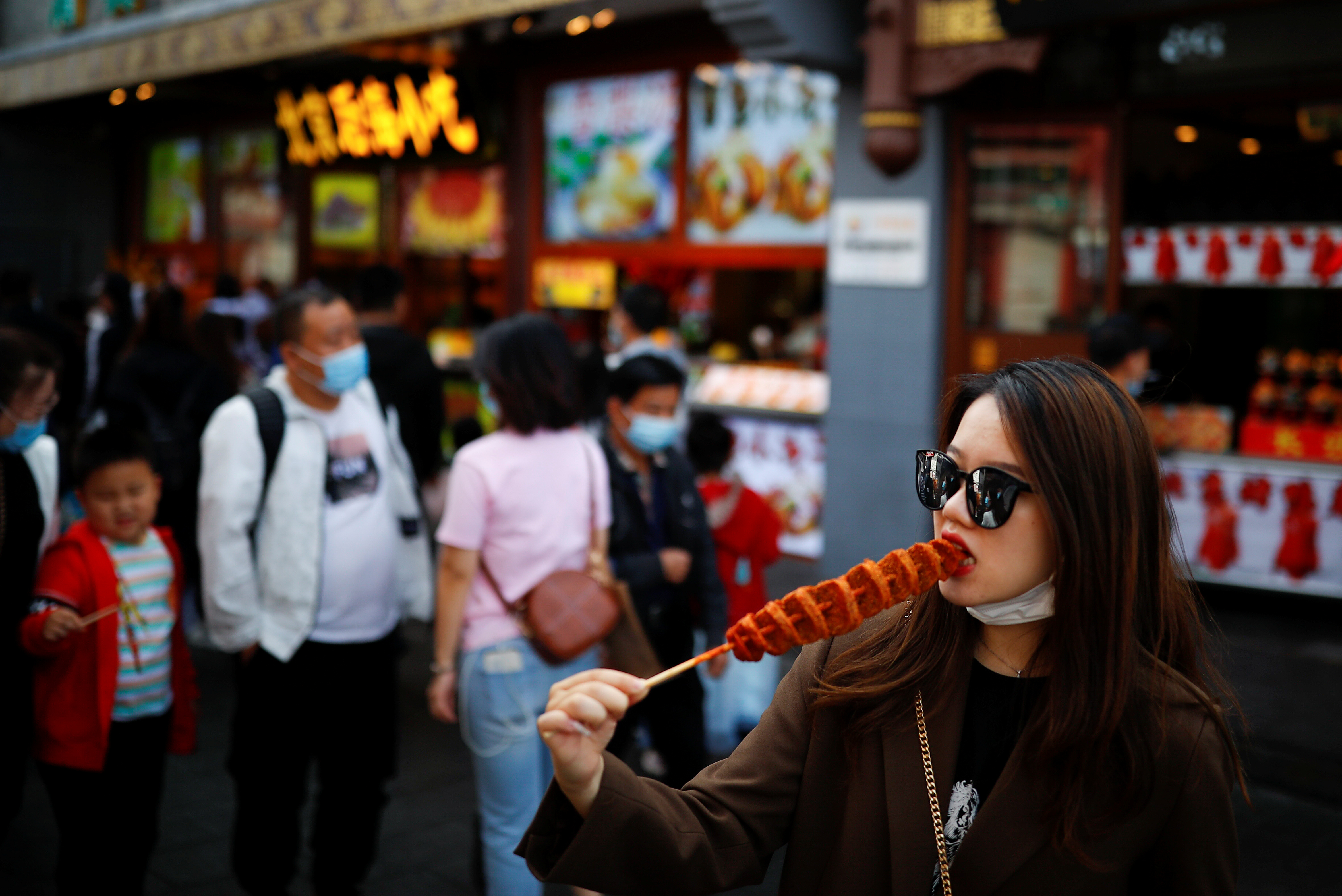 China consumer-led economic rebound