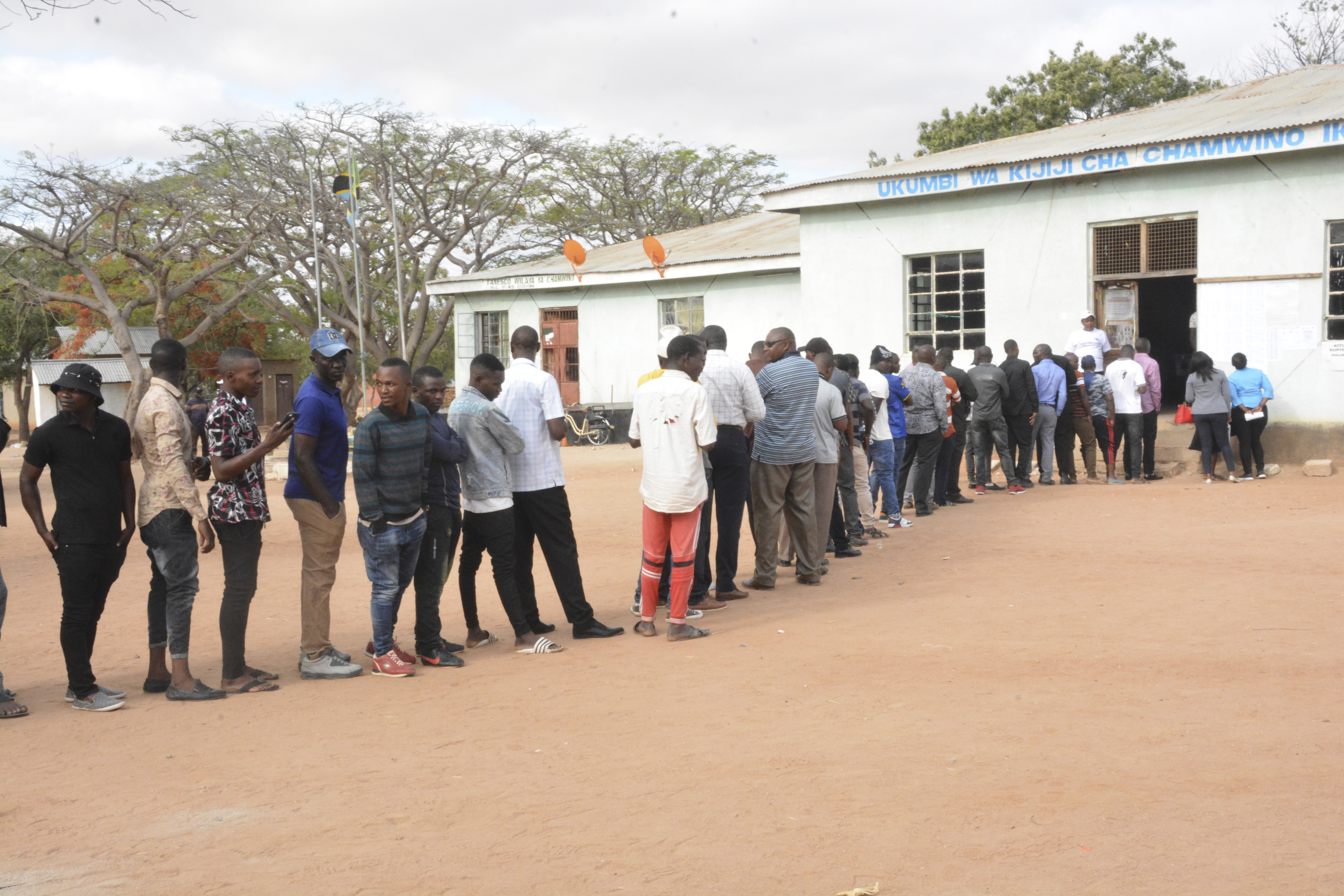 Residents line up to cast their votes on Wednesday, October 28, 2020, in Dodoma, Tanzania [AP]