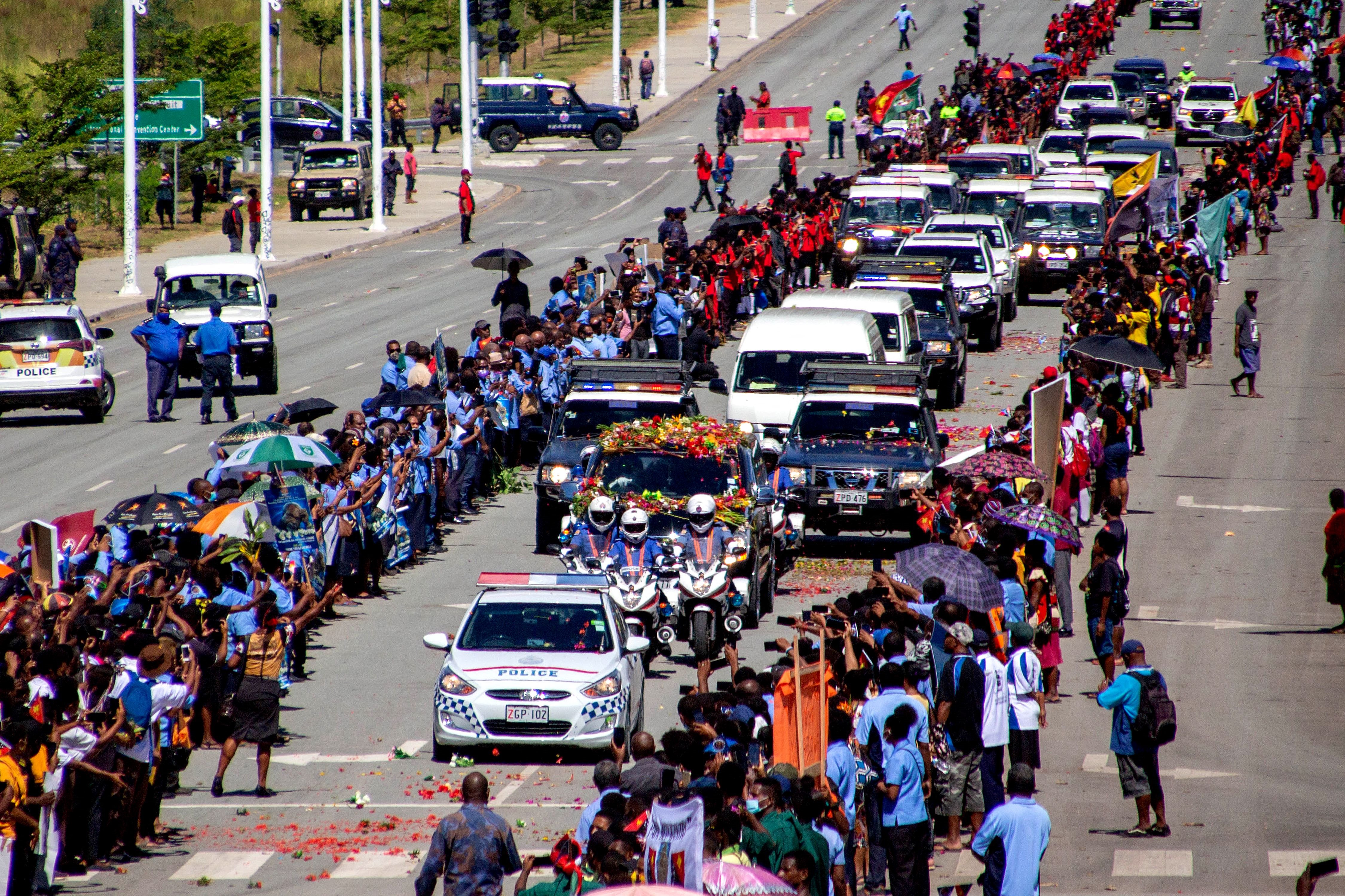 Thousands lined up to pay their respects for Papua New Guinea’s first leader, Prime Minister Michael Somare, who died last month. The WHO has expressed concern about large crowds gathering for his funeral this weekend