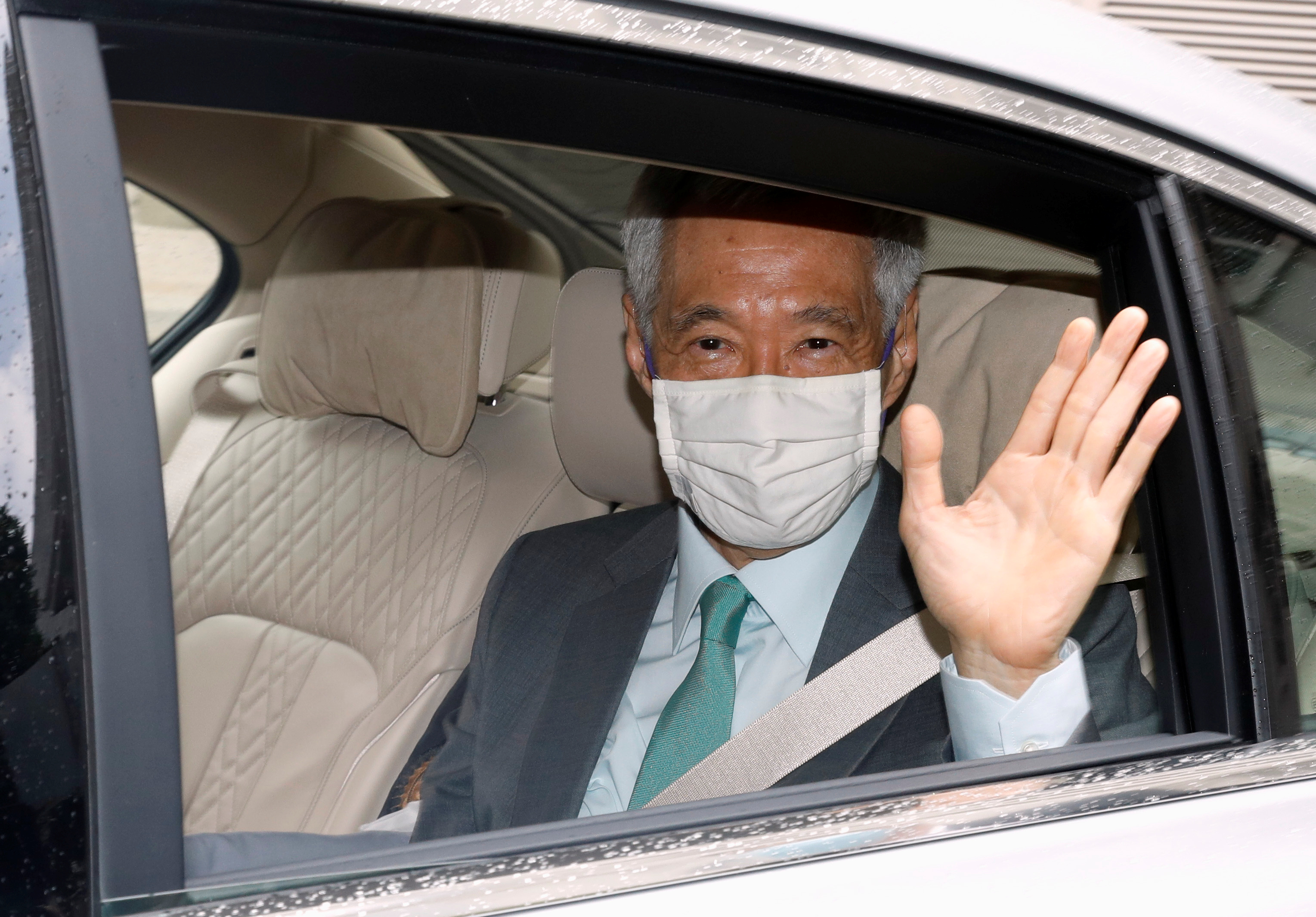 Singapore’s PM Lee Hsien Loong arrives at the High Court for the defamation hearing against blogger Leong Sze Hian in October last year