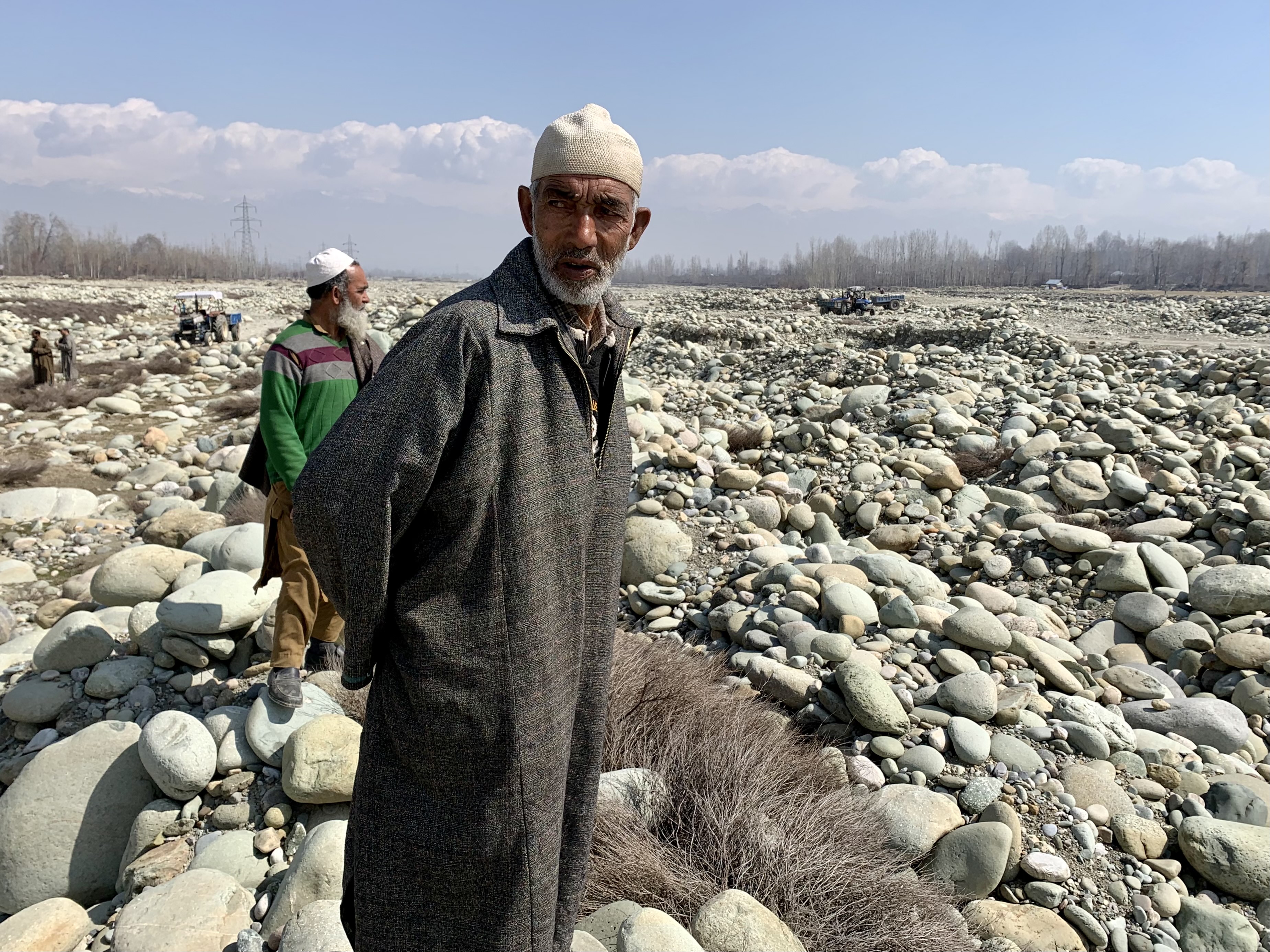 Illegal mining is threatening the livelihood of thousands of poor families in Indian-administered Kashmir [Jehangir Ali/Al Jazeera]