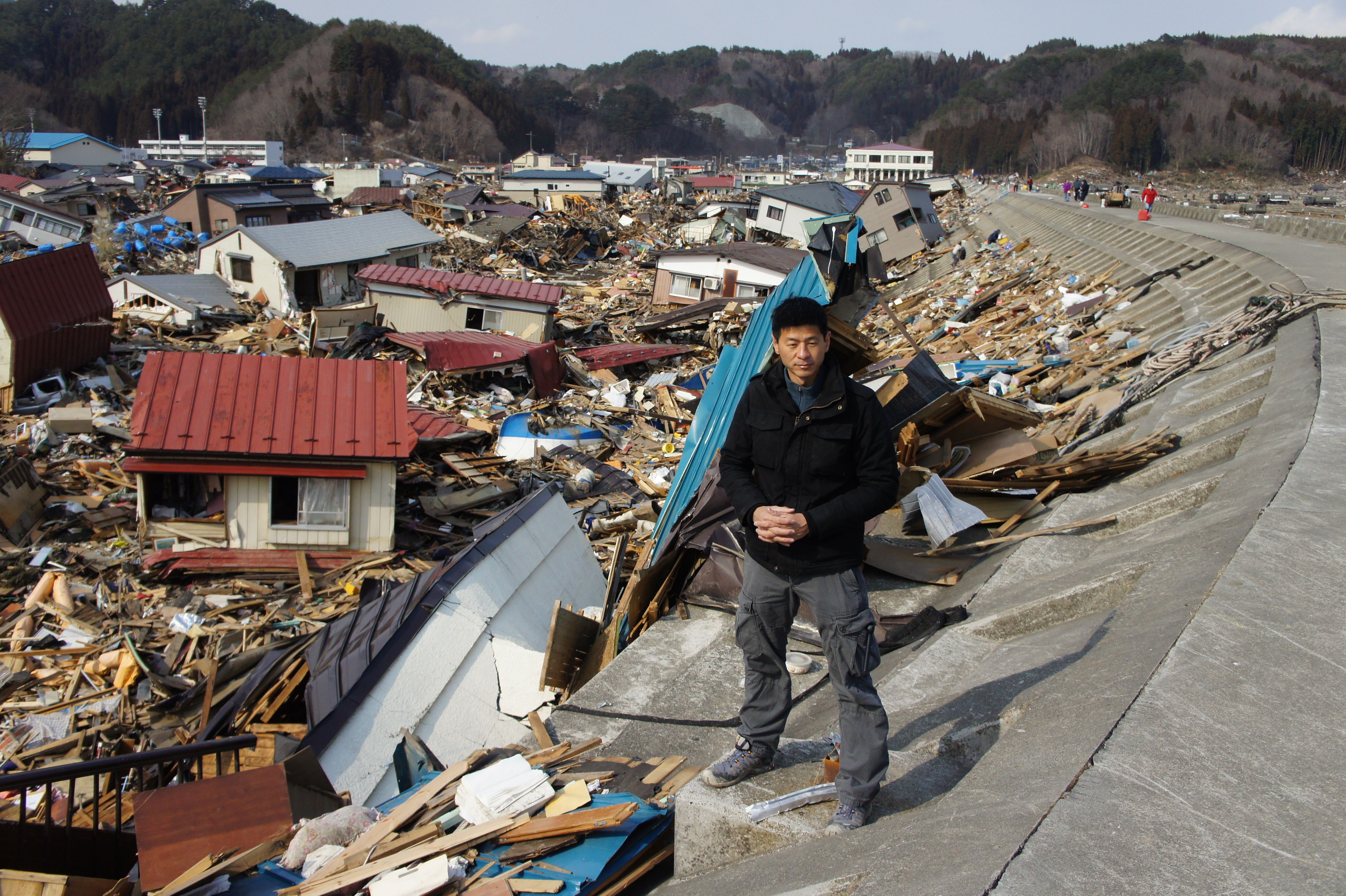 Steve Chao reporting from Taro in northeastern Japan in March 2011 [Aya Asakura]