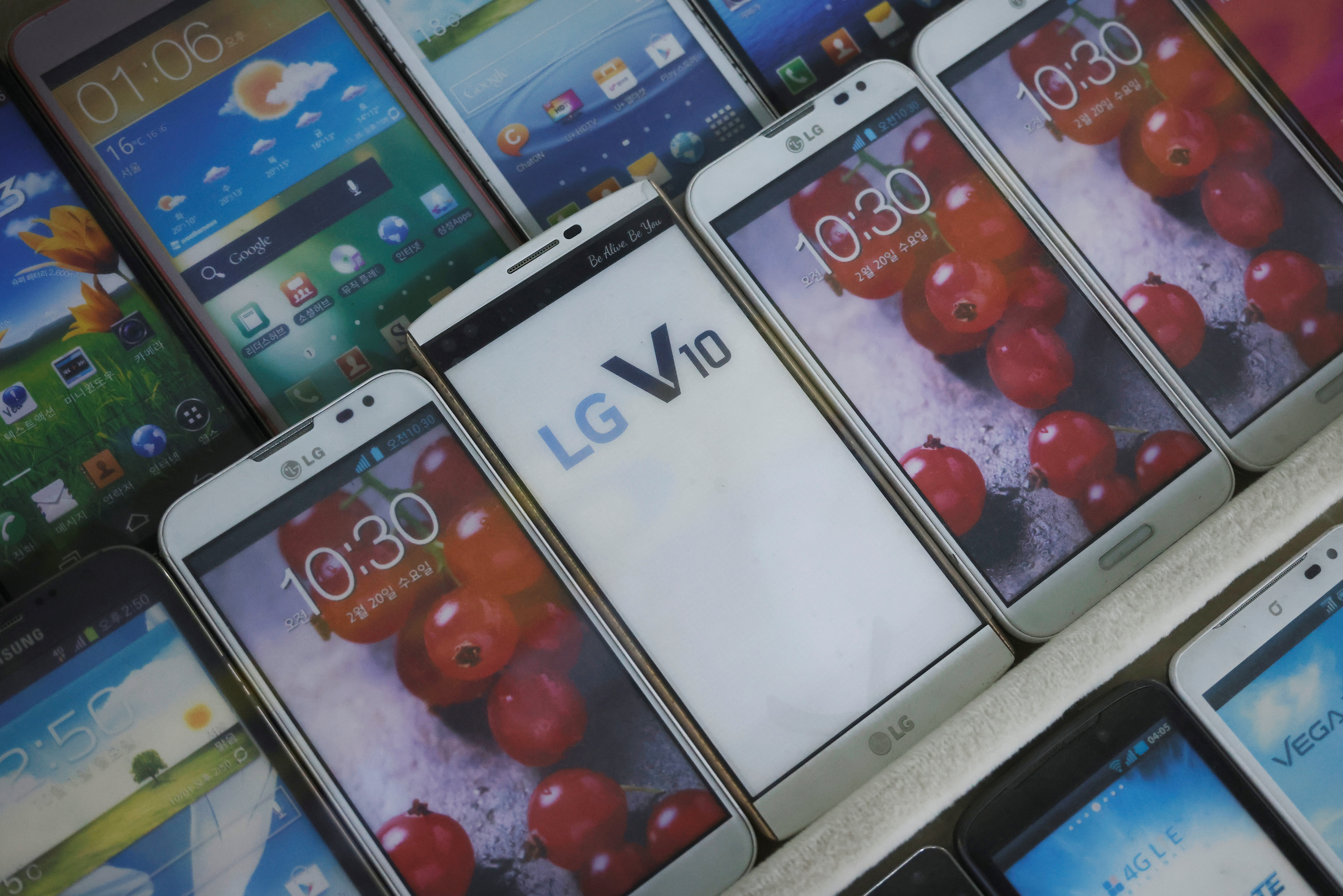 In 2013, LG was the third-largest smartphone maker after Samsung and Apple