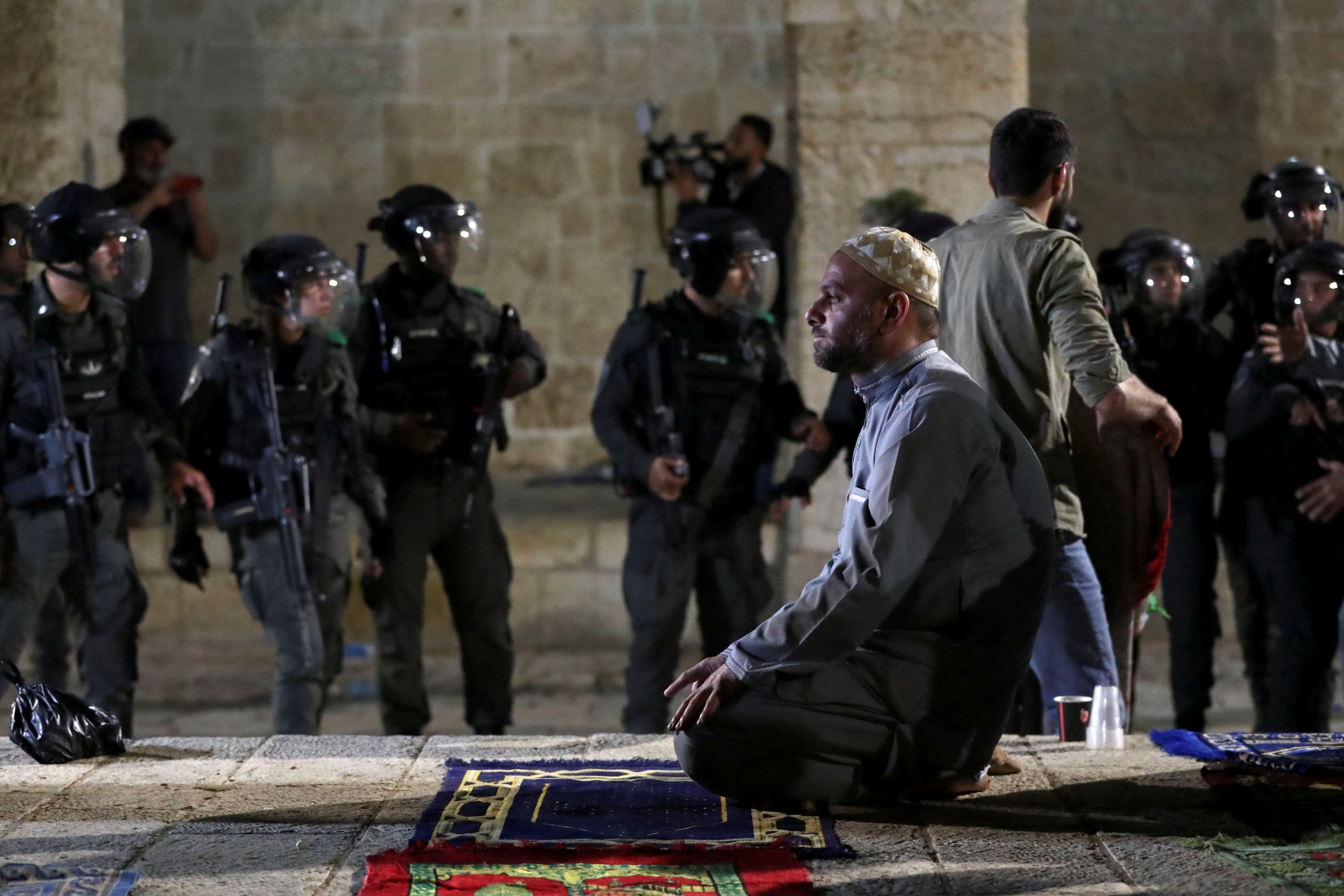 Israeli police repeatedly stormed the compound and injured hundreds of worshippers during Ramadan last year