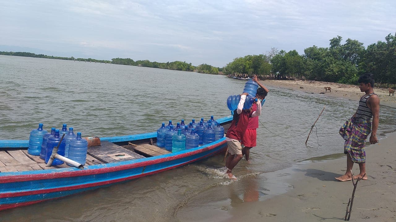 The 81 refugees on Idaman Island are staying in emergency tents and have been provided with food, water and snacks by locals and the Geutanyoe Foundation [Photo provided by Geutanyoe Foundation]