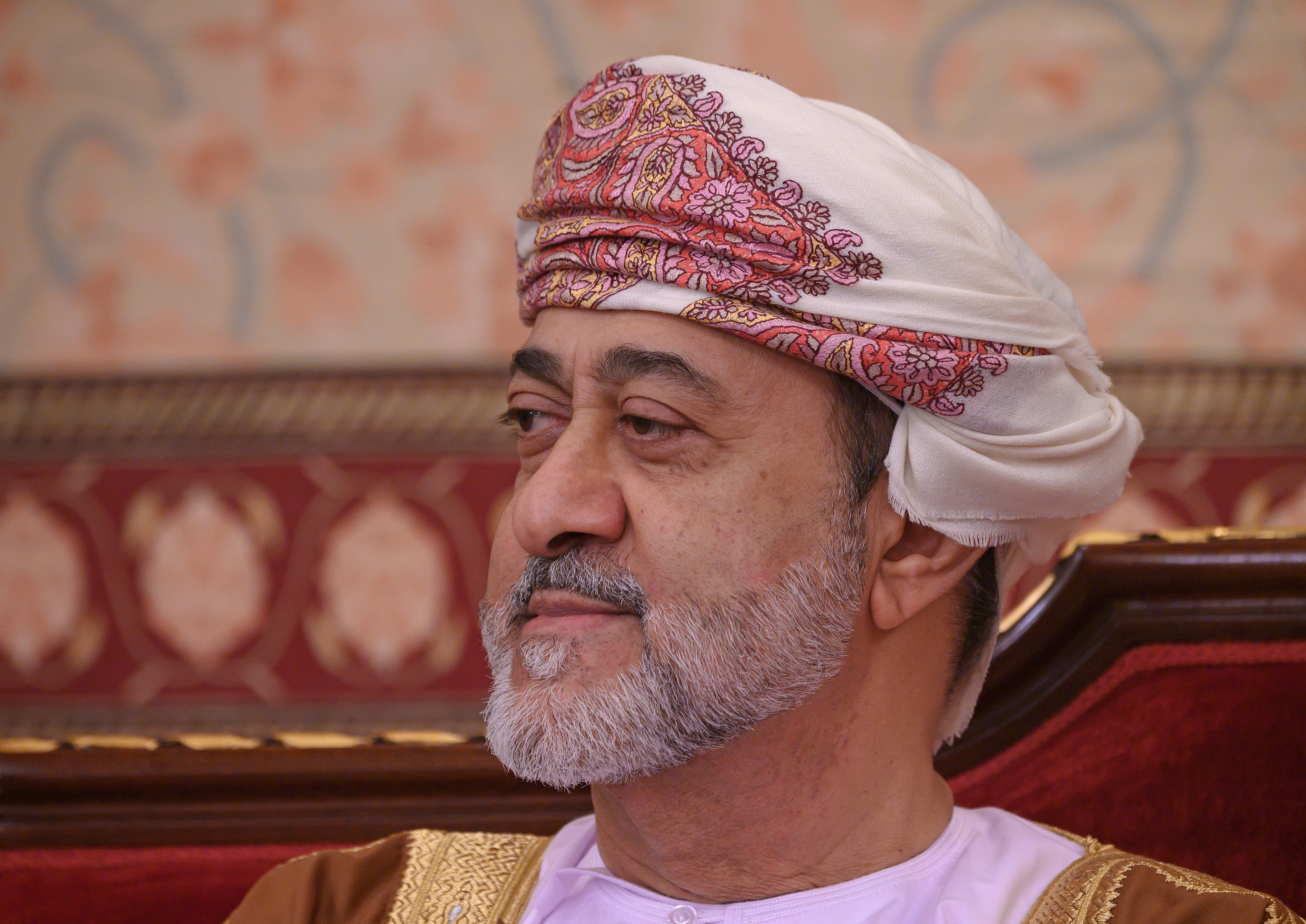 Sultan Haitham bin Tariq drew closer to Saudi Arabia and maintained relations with the Houthis