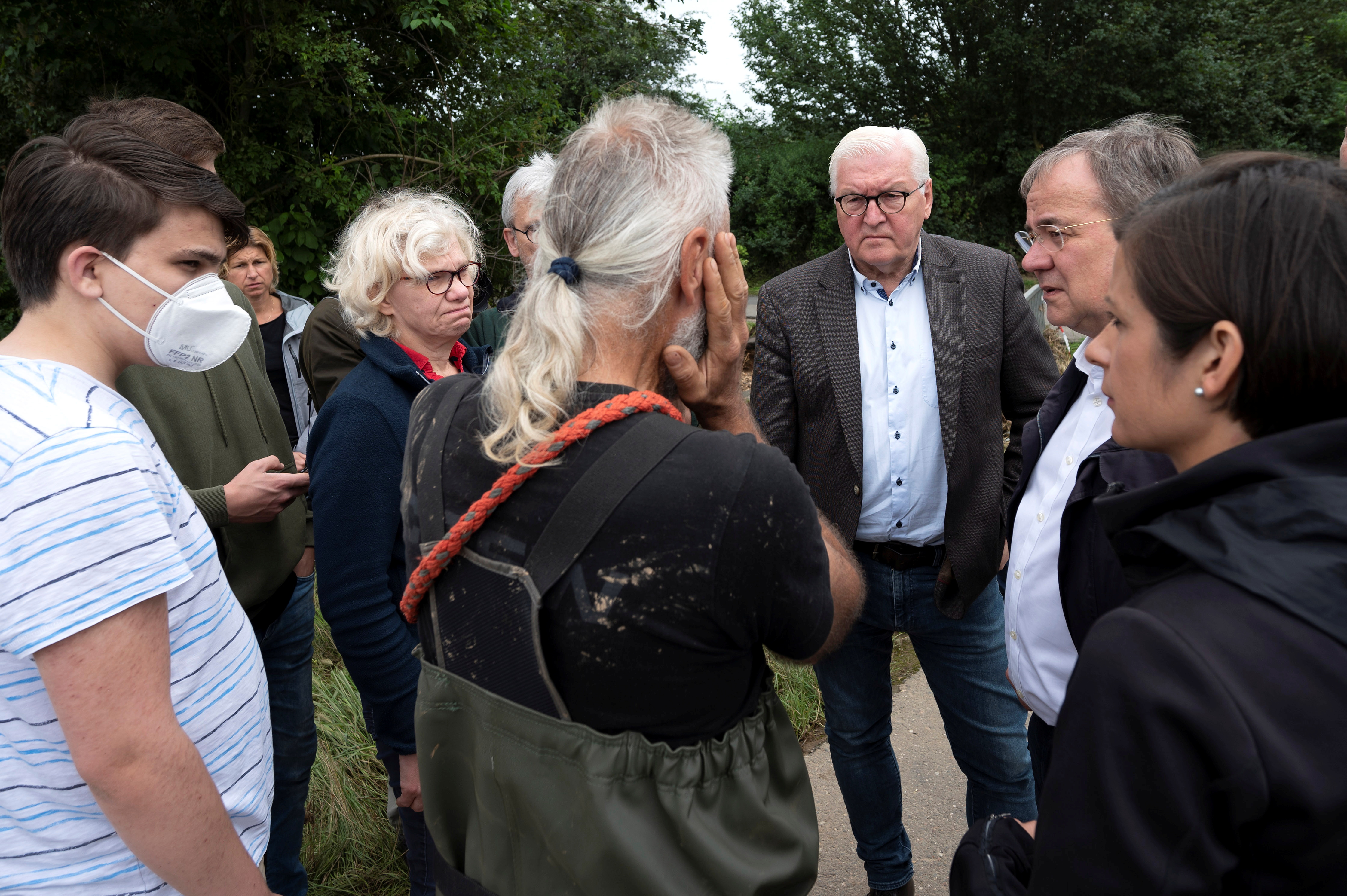 Steinmeier (3rd right) visits Erftstadt