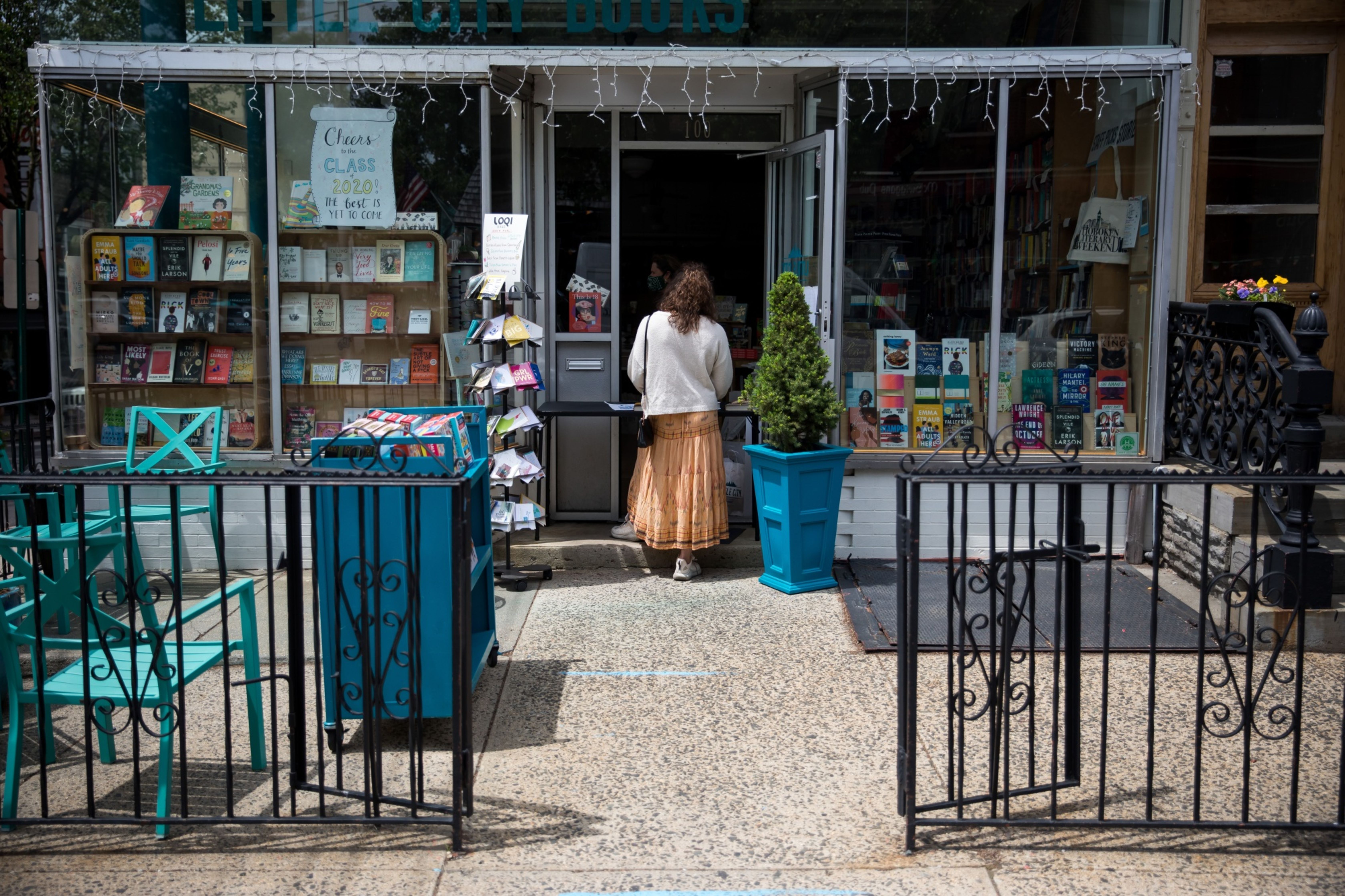 United States publishers use the summer season to release surefire hits and memoirs or leadership tomes from big names as Americans use their holiday time to crack open more books