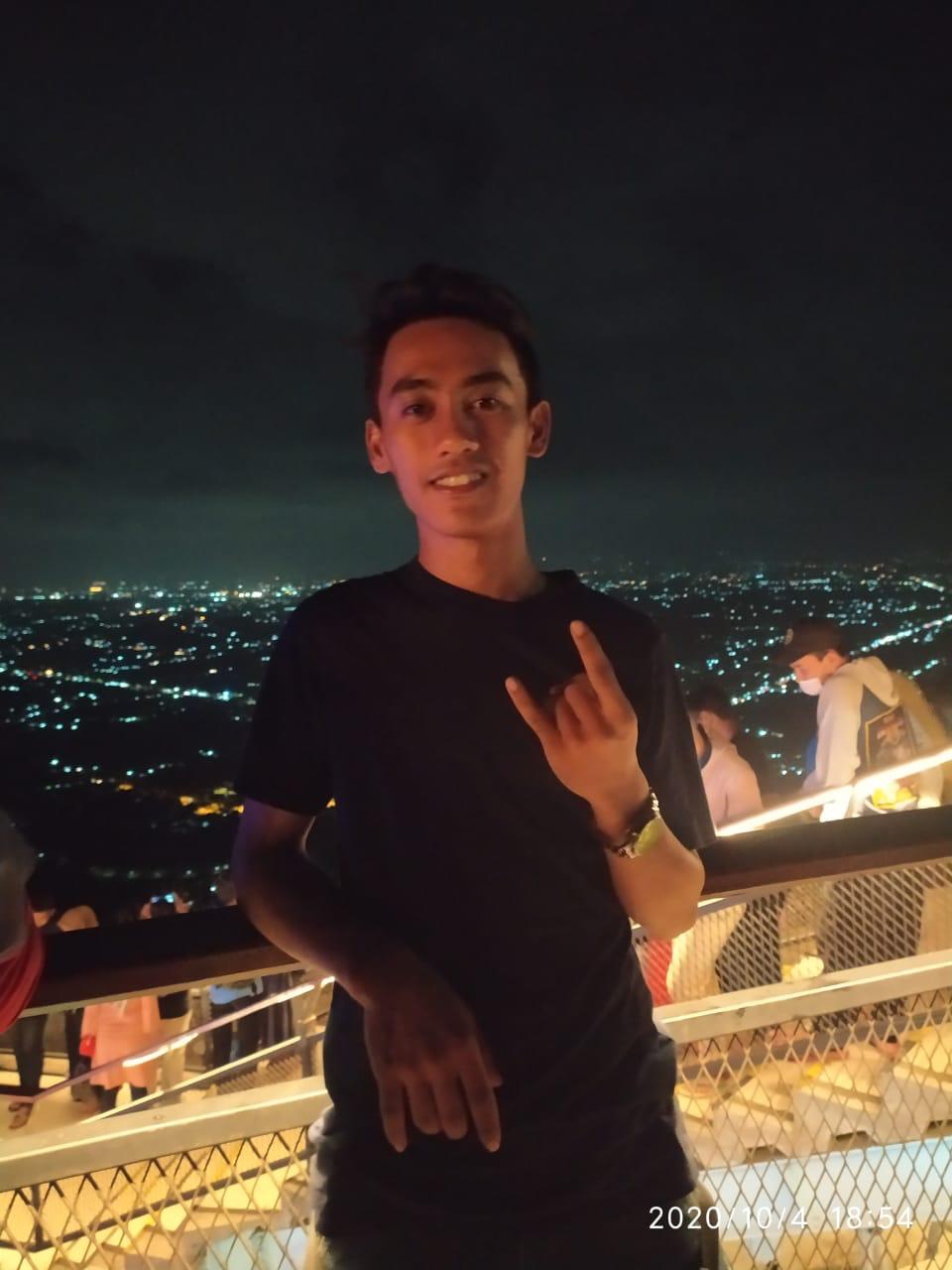 Agus Saiman, a welder, was looking forward to seeing his parents again during the Eid al-Fitr holiday and travelled around the ban [Courtesy of Agus Saiman]