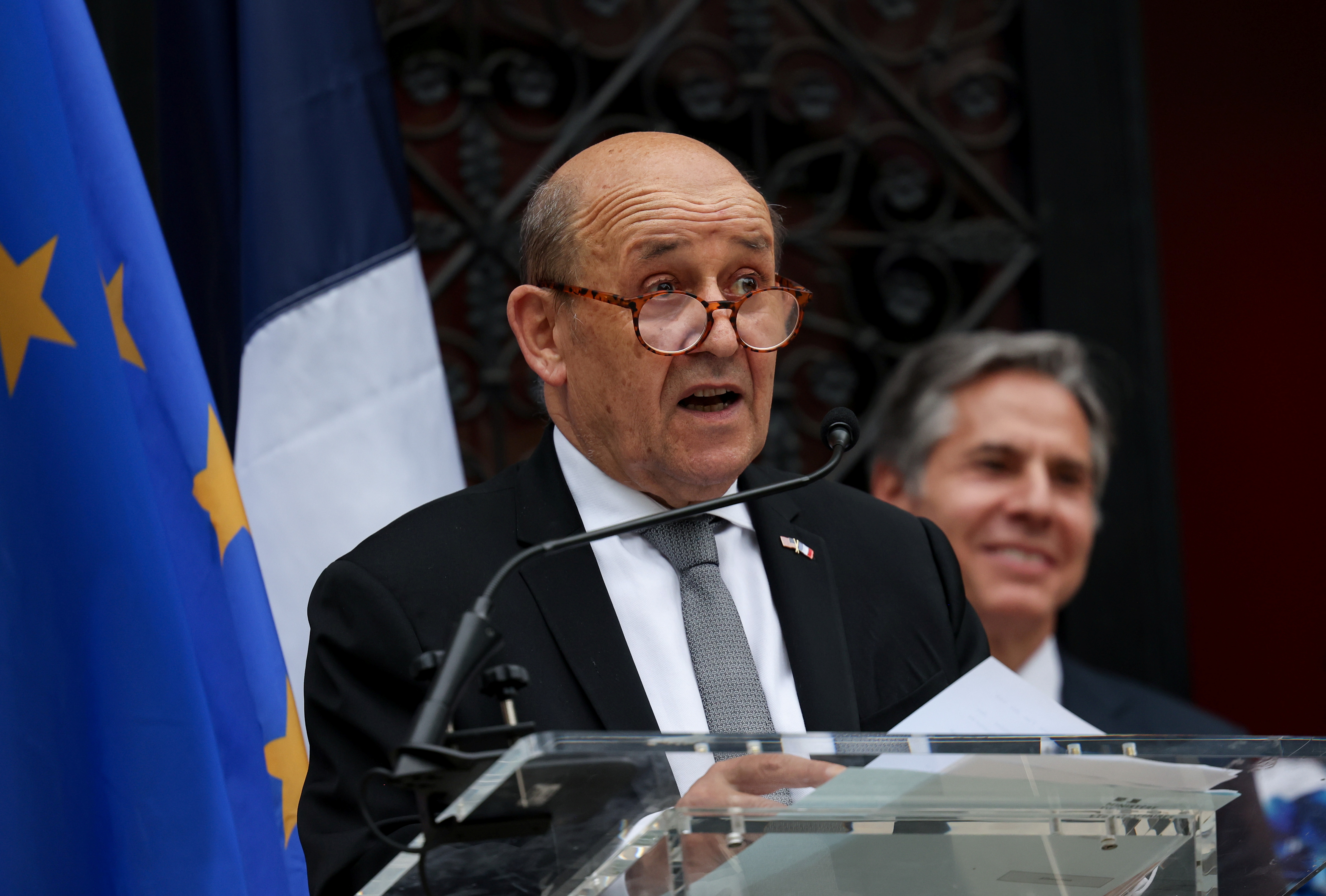 French FM says Russian abuses in Ukraine constitute war crimes