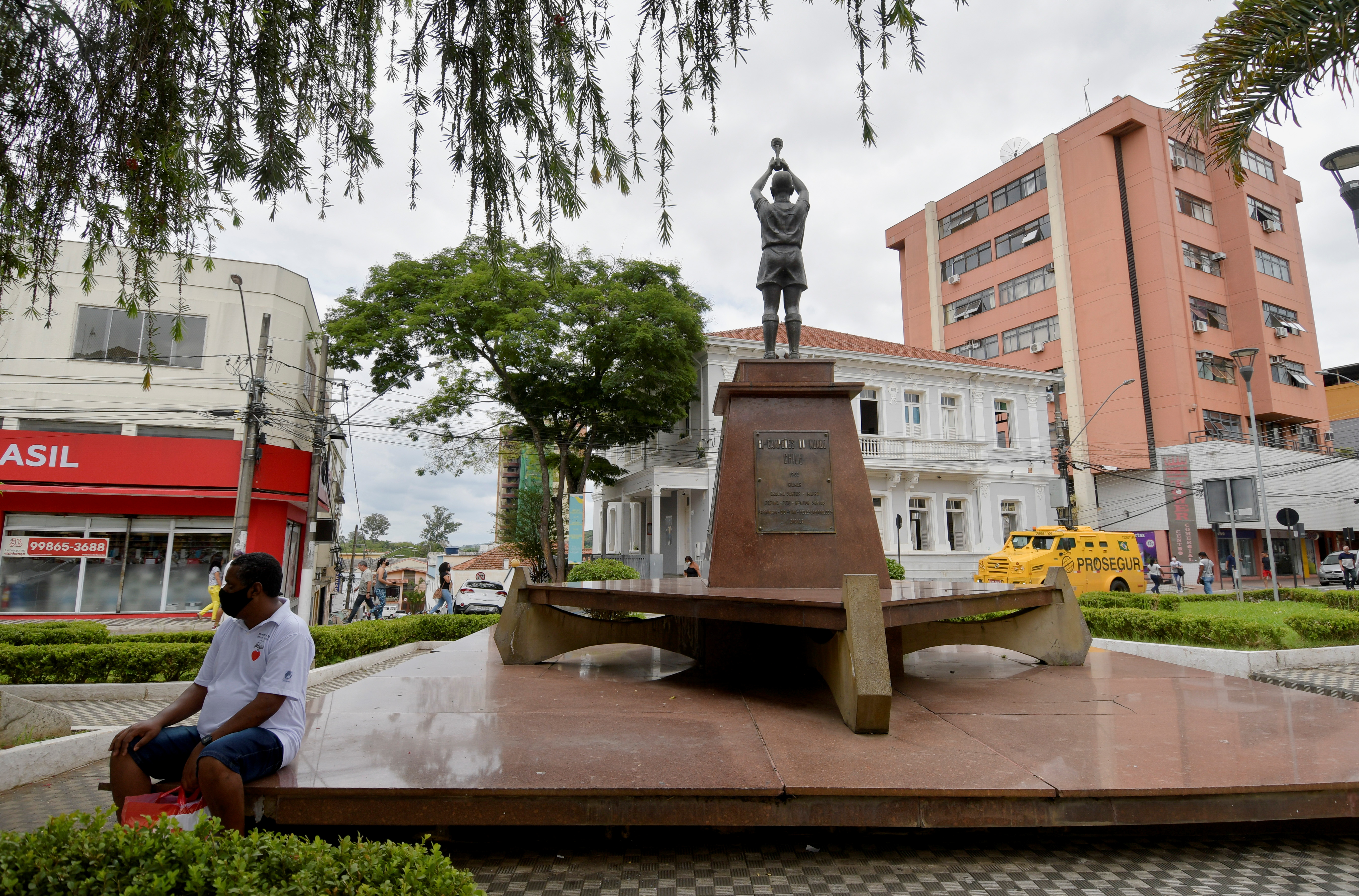 A statue of Brazilian football legend Pele in his hometown