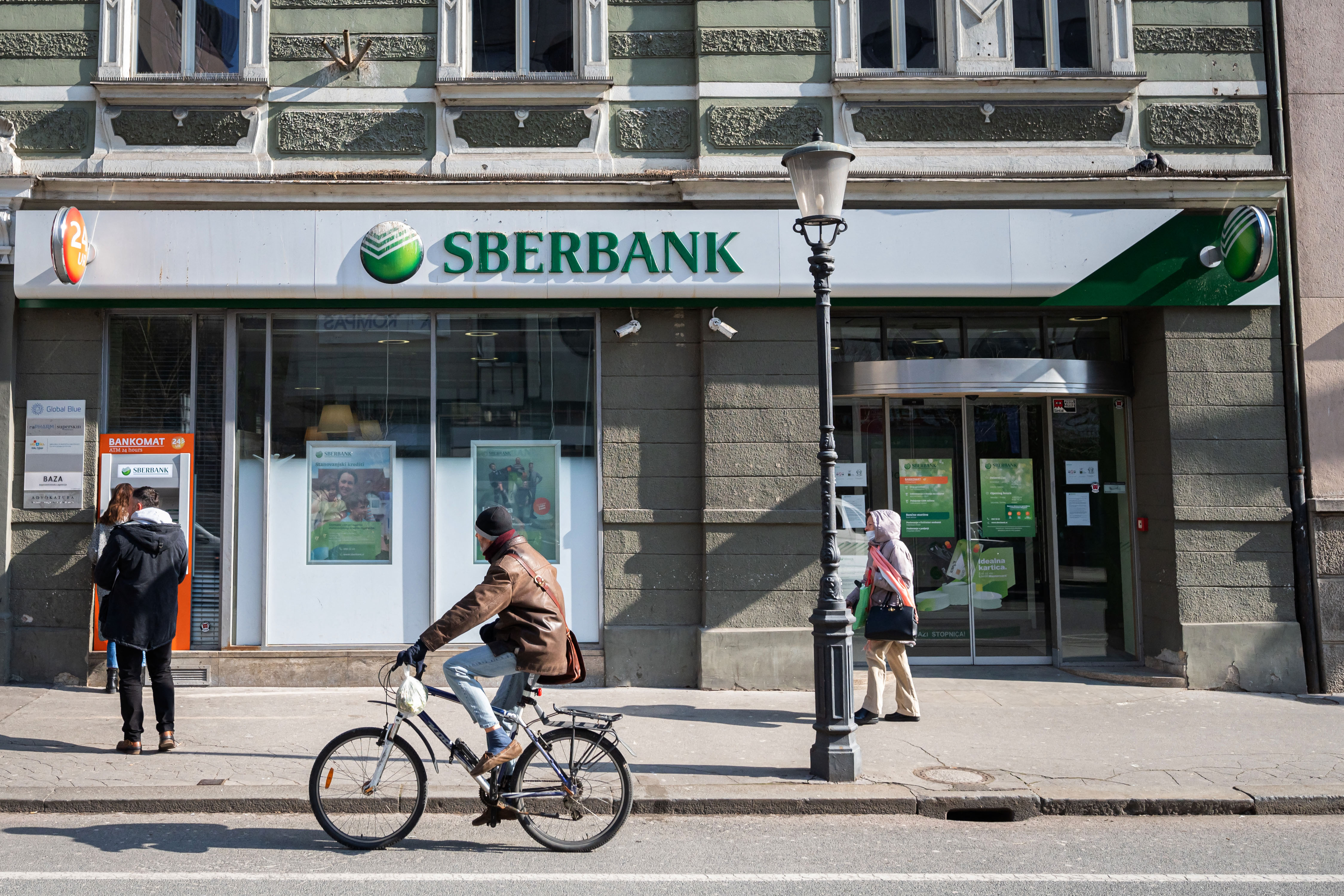 The European Union has given its final stamp of approval to fresh sanctions on Russian oil and top bank Sberbank