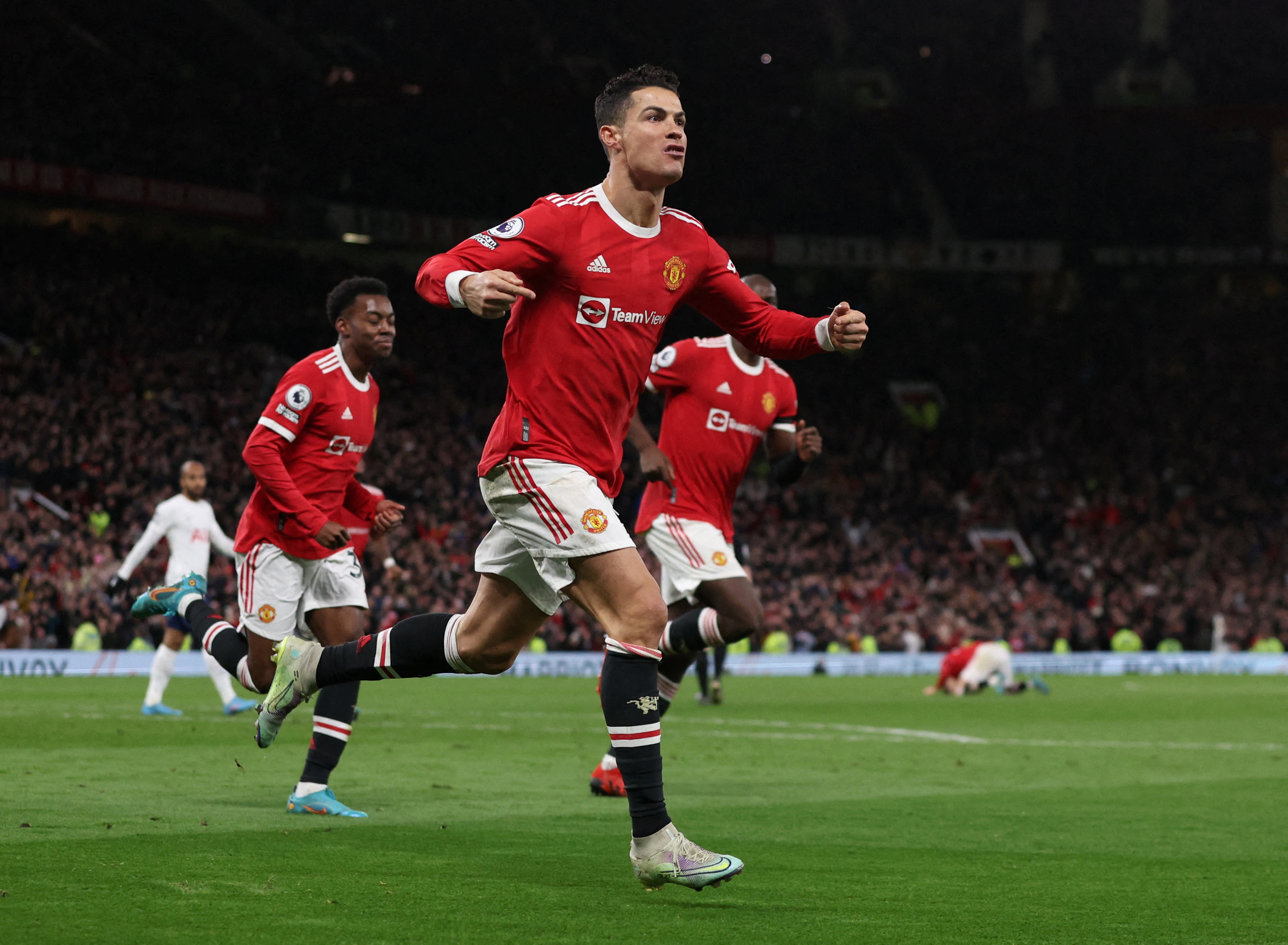 Cristiano Ronaldo celebrates
