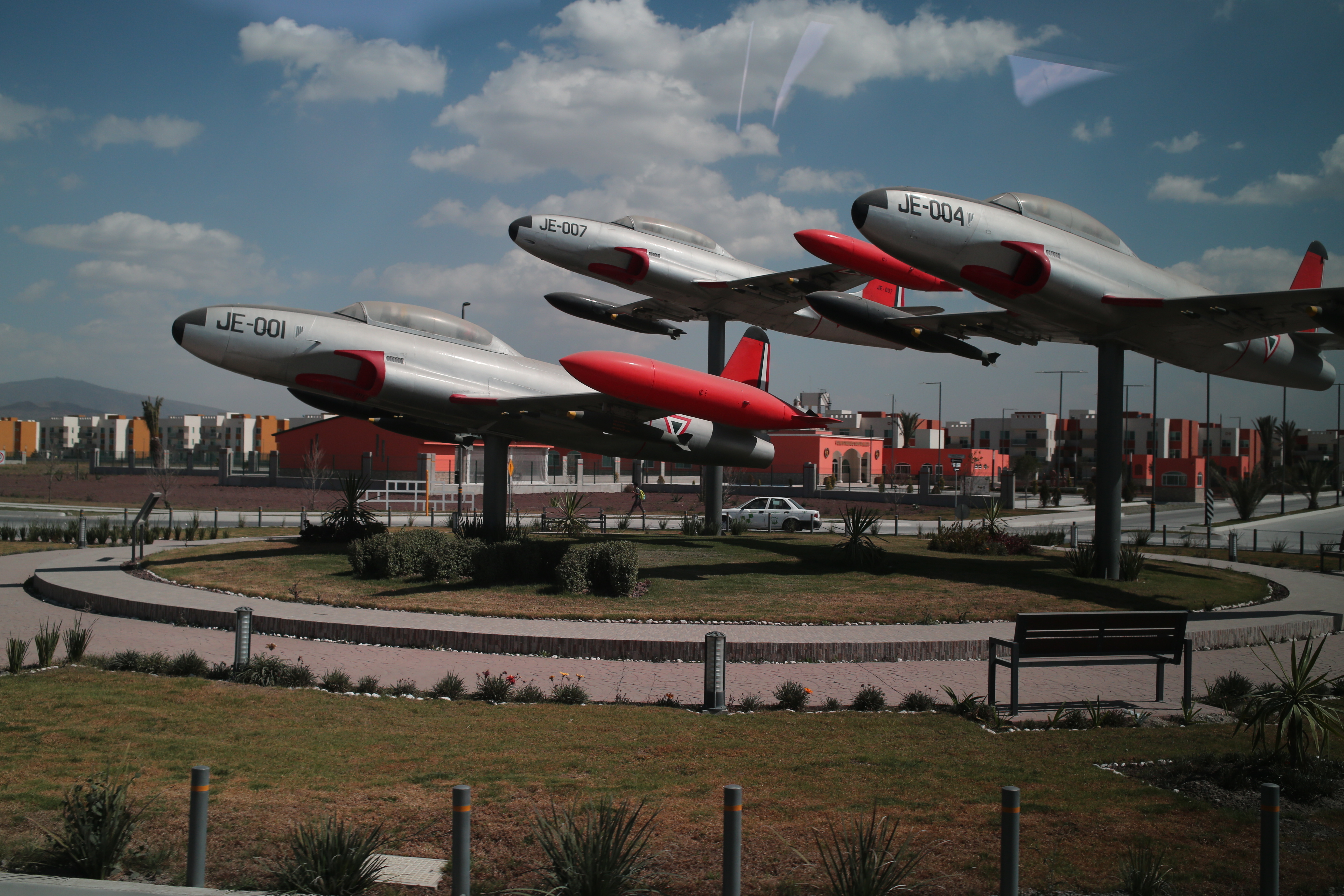 Vintage Mexican Air Force jets 