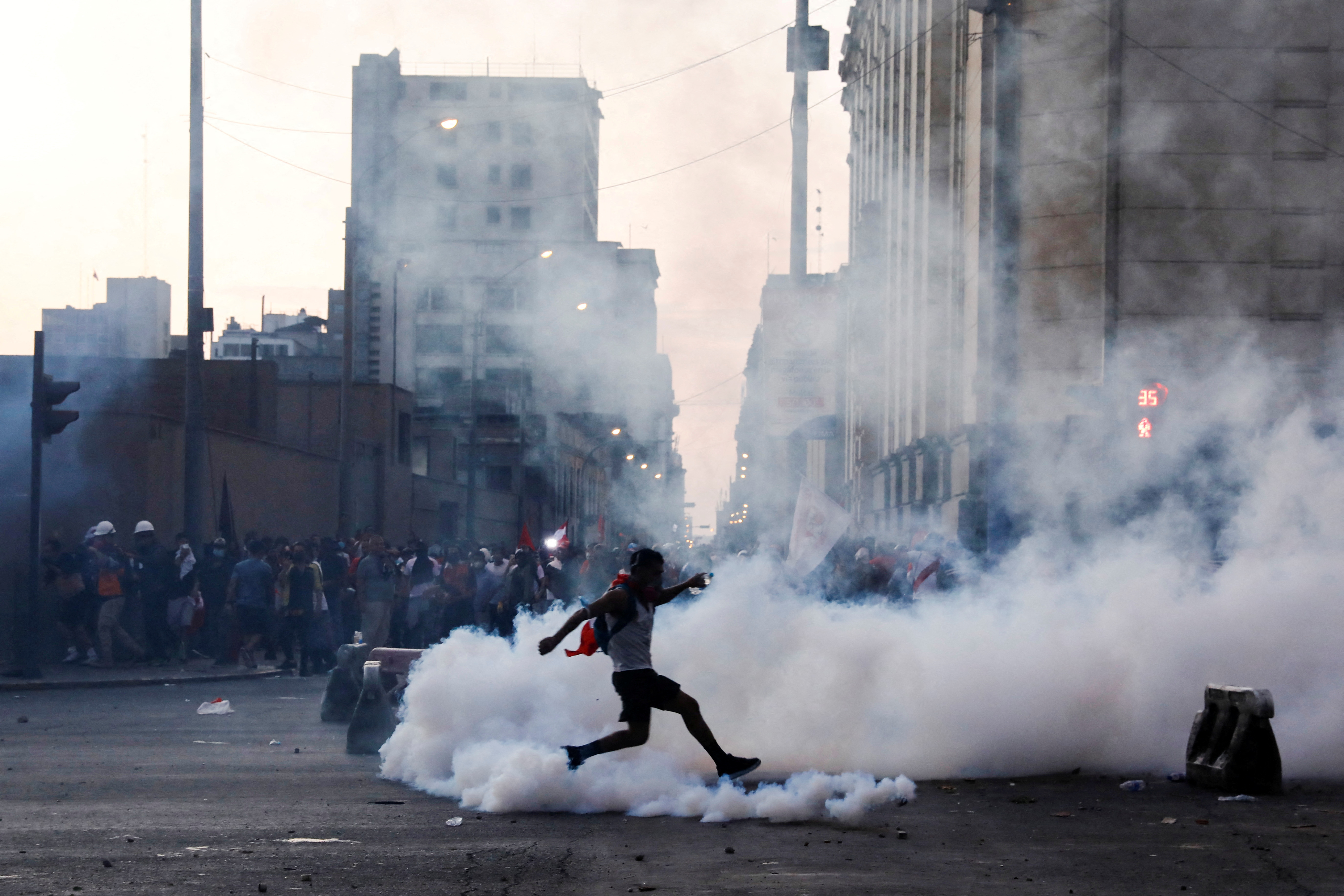 PERU-PROTESTS/CURFEW