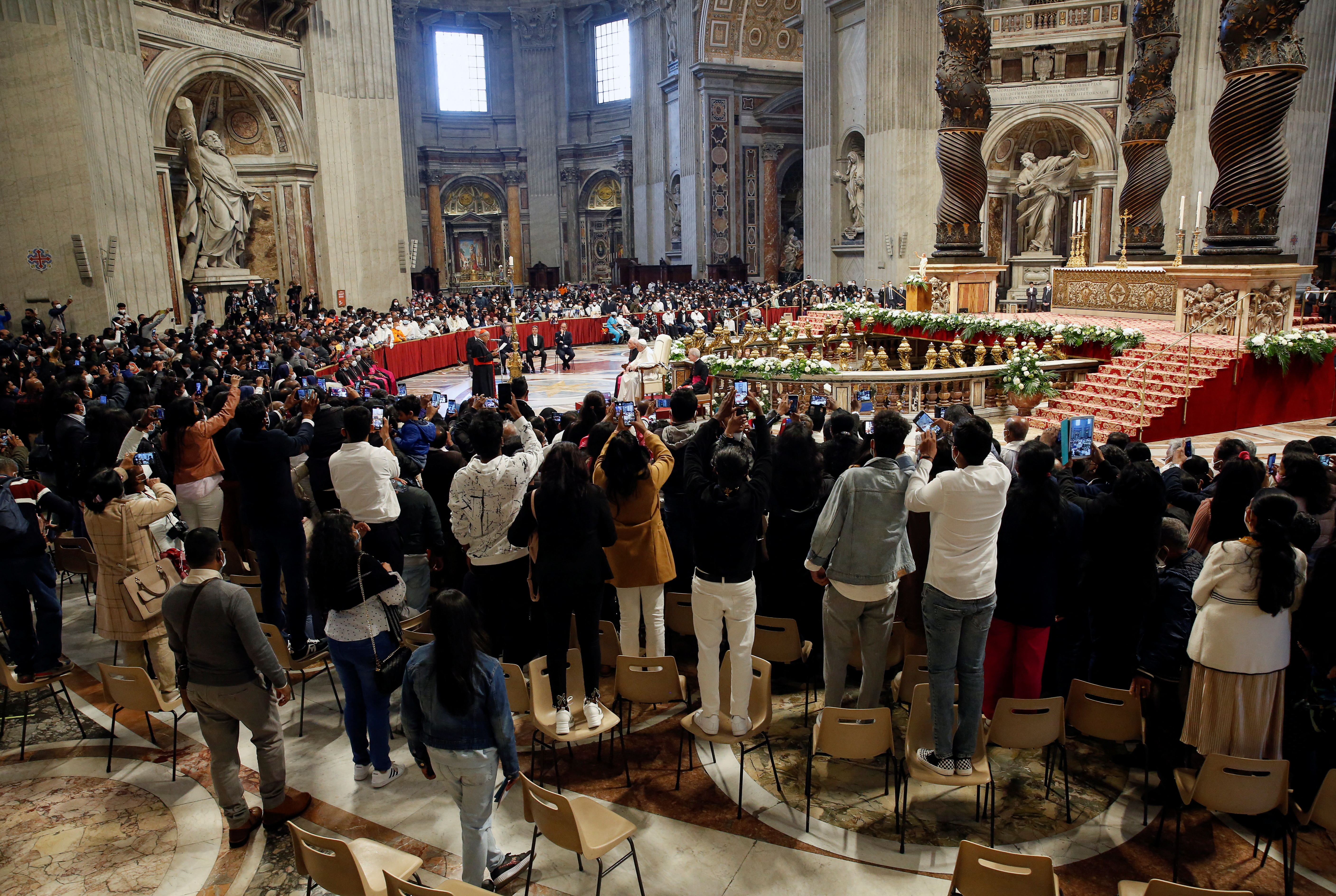 Pope meets Sri Lanka victims